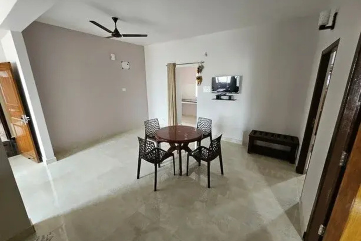 Room 4 of 11