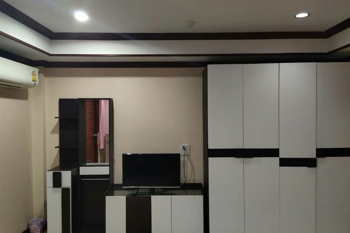 Room 17 of 24