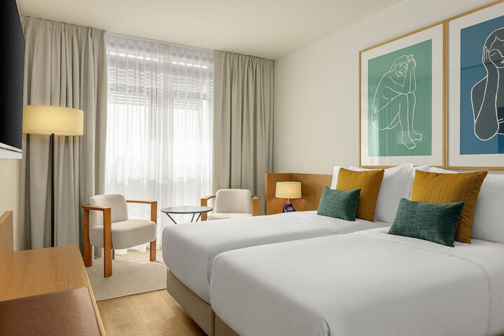 Room 15 of 188