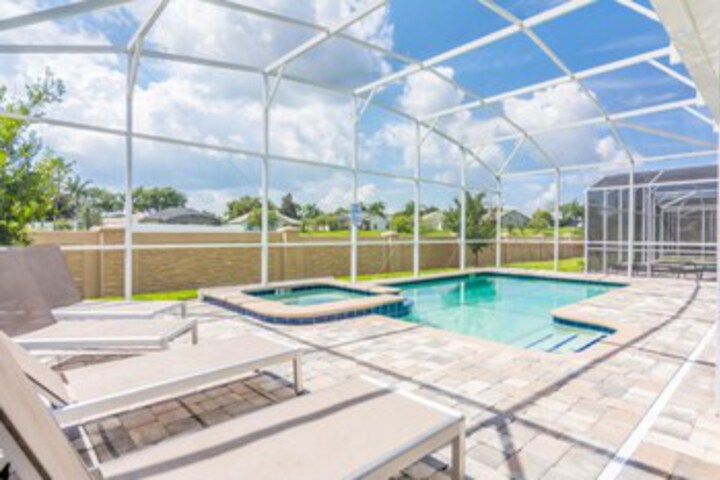 Pool 33 of 73