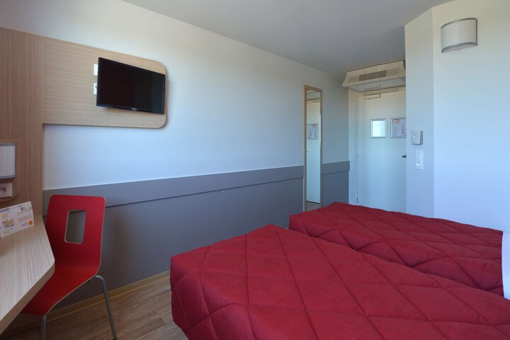 Room 26 of 73