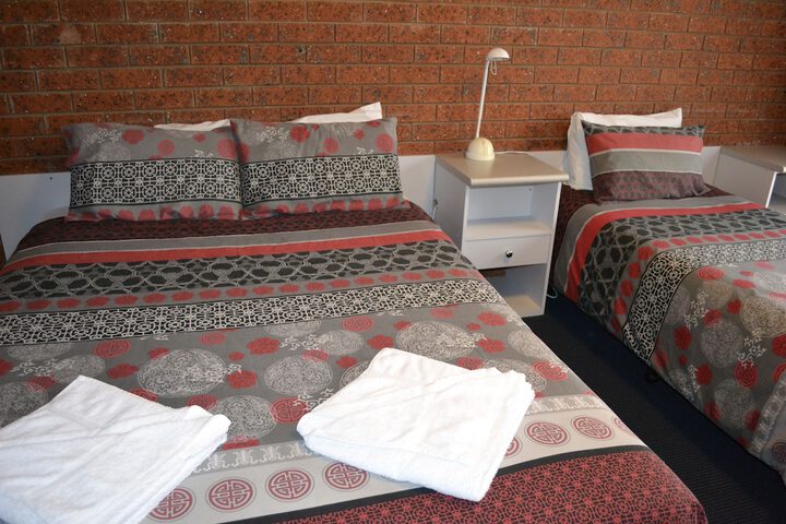 Room 2 of 35