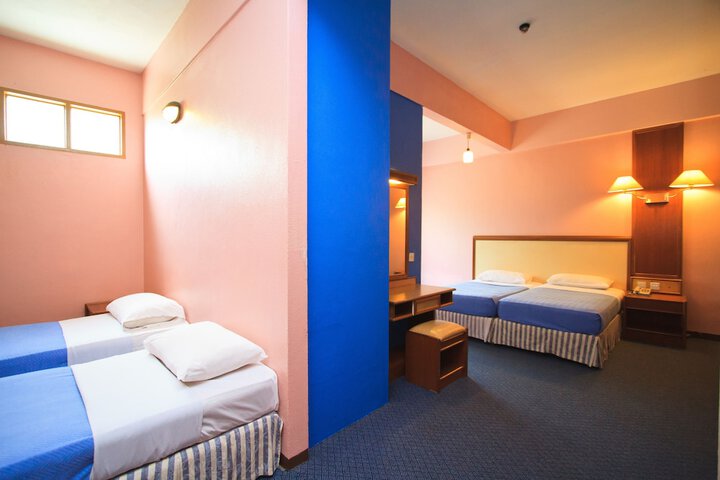 Room 15 of 60