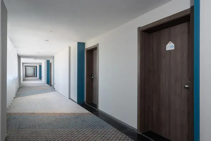 Room 11 of 25