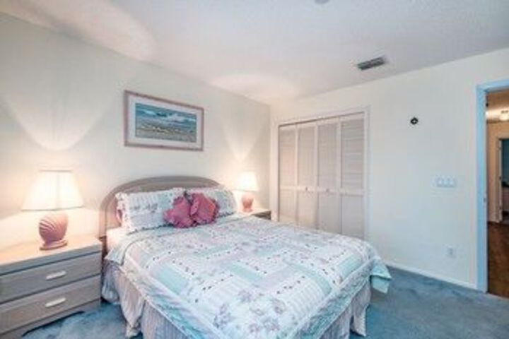 Room 7 of 25