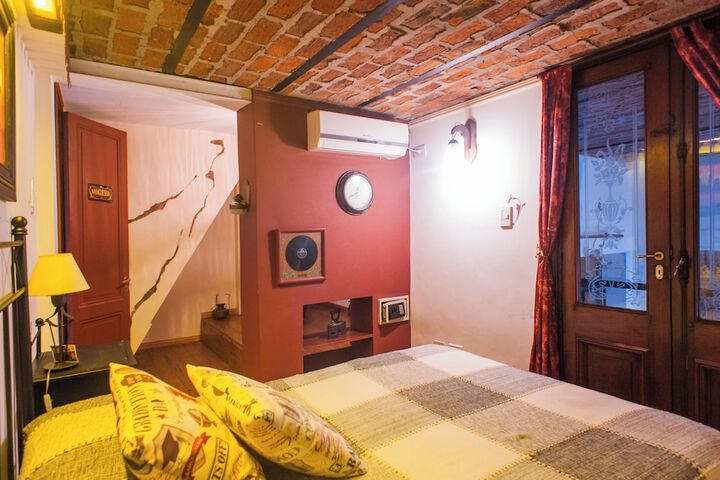 Room 107 of 278