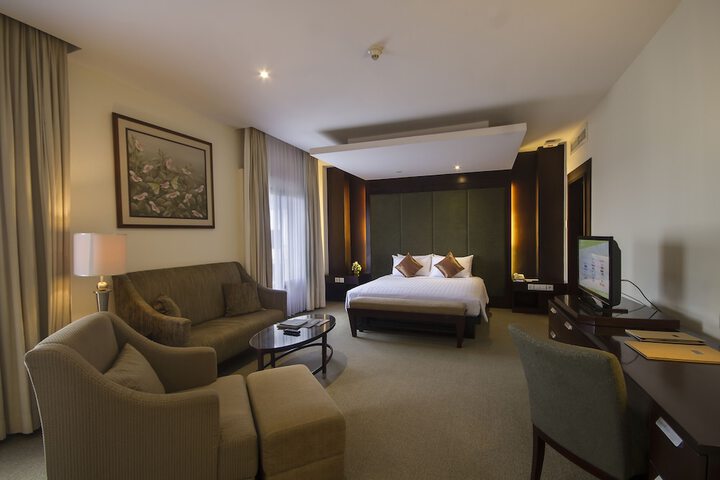 Room 14 of 38