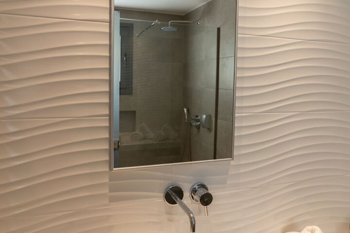 Room 55 of 102