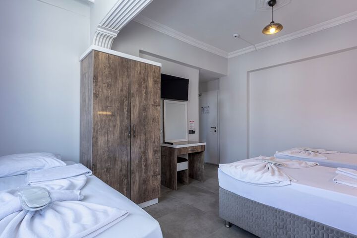 Room 4 of 59