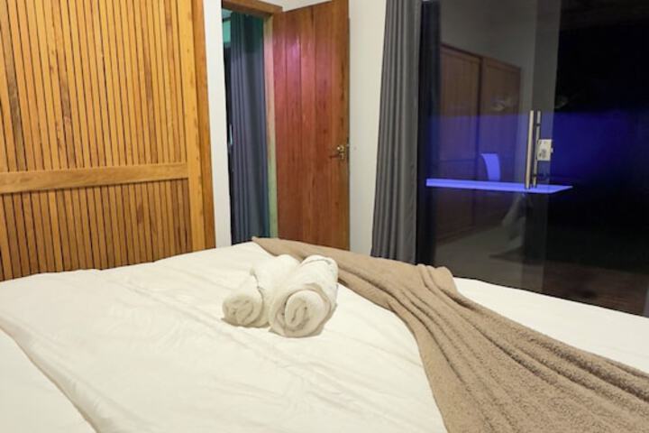 Room 26 of 135