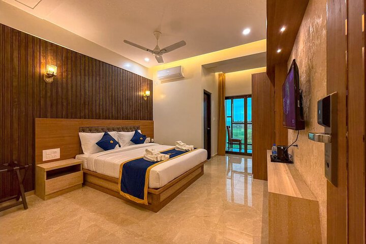 Room 6 of 25