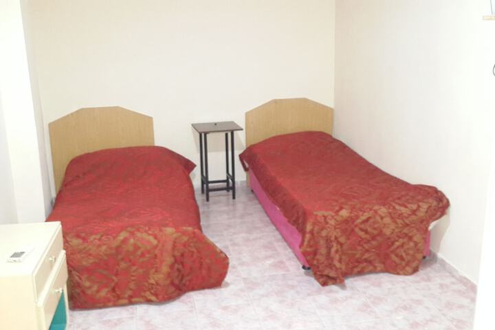Room 28 of 105