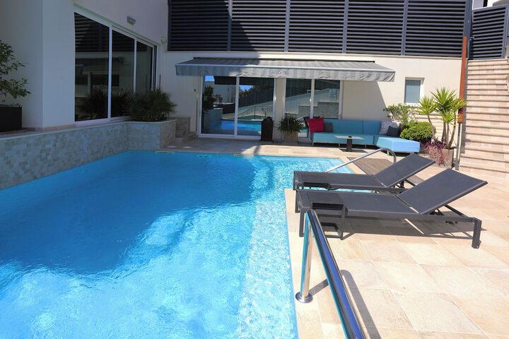 Pool 112 of 169