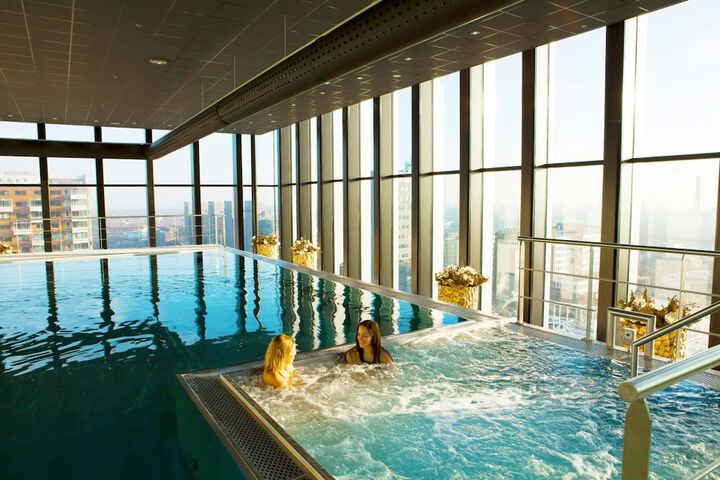Hotel with Pool