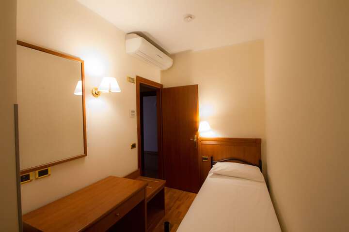 Room 7 of 45