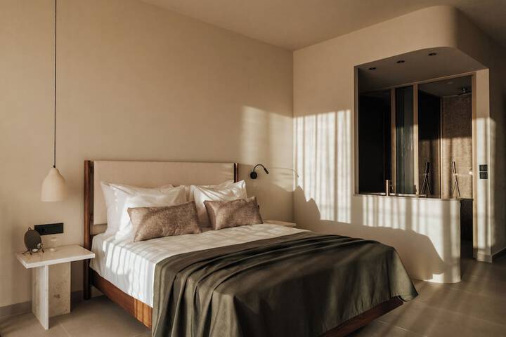 Room 8 of 14