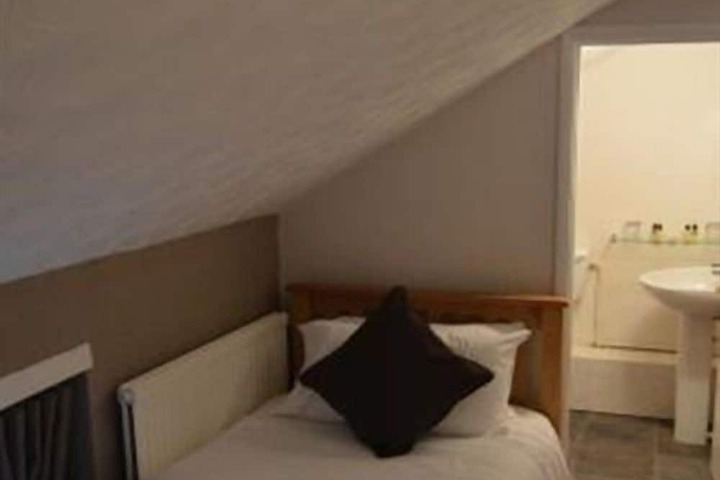 Room 7 of 29