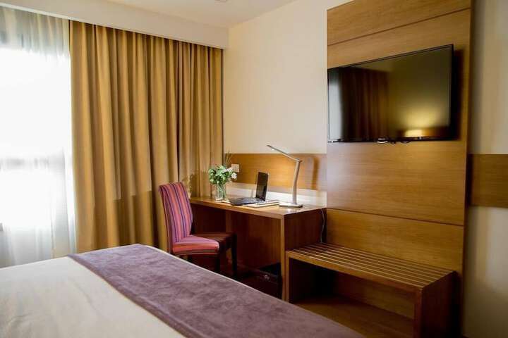 Room 3 of 19