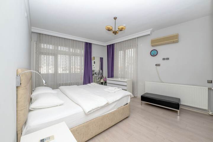 Room 33 of 271