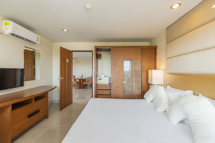 Room 46 of 198