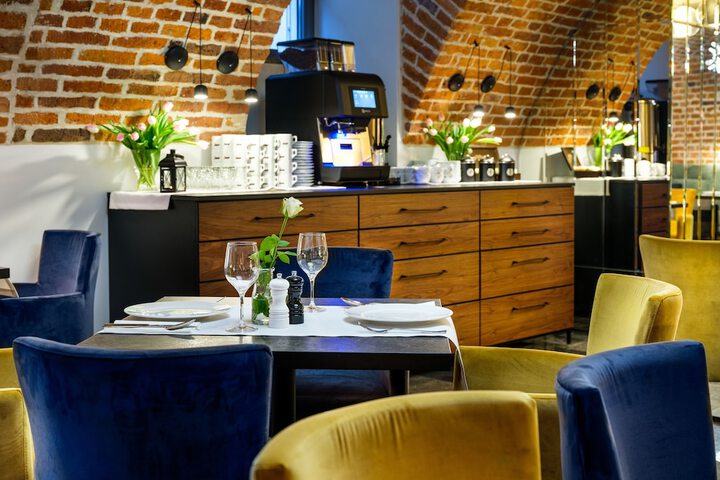 Dining 49 of 74