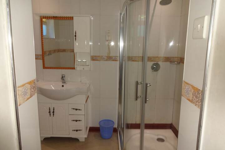 Room 14 of 31