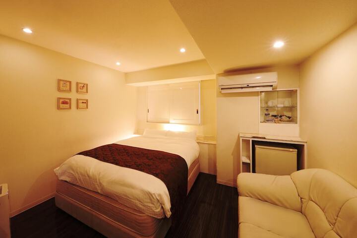 Room 16 of 27