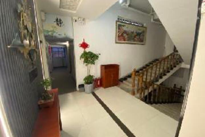 Sunshine Hotel