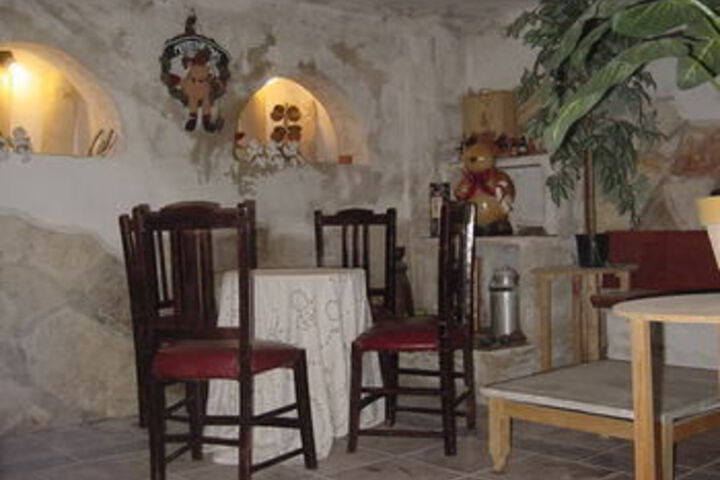 Dining 7 of 20