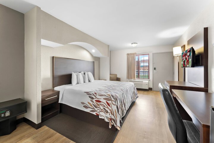 Room 7 of 37