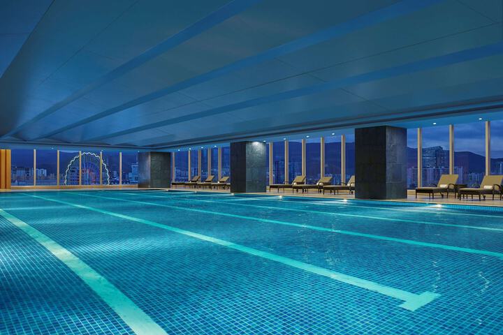 Hotel with Pool