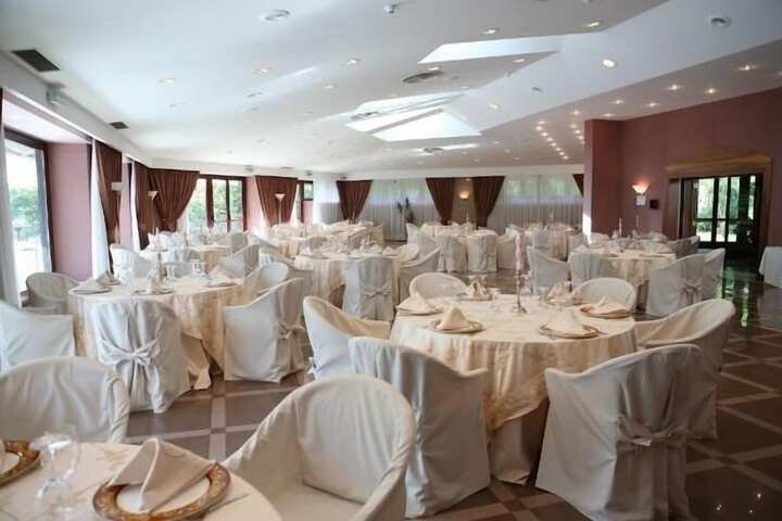 Ballroom/Hall 17 of 35