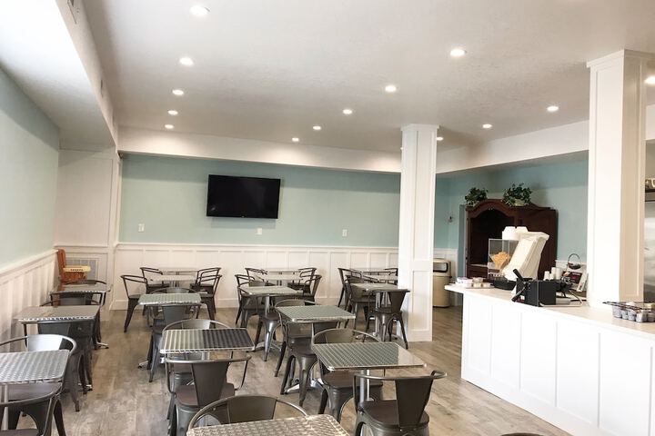 Breakfast/Coffee Service 82 of 105