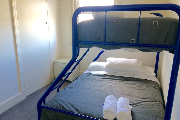 Room 11 of 34