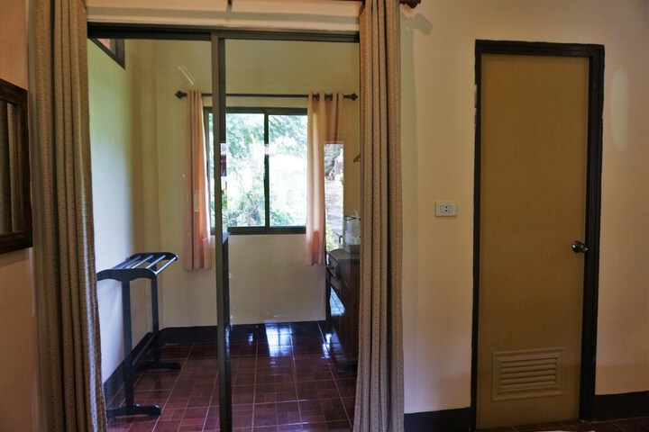 Room 30 of 62
