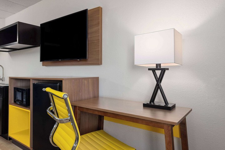 2 Double Beds (8 of 8)