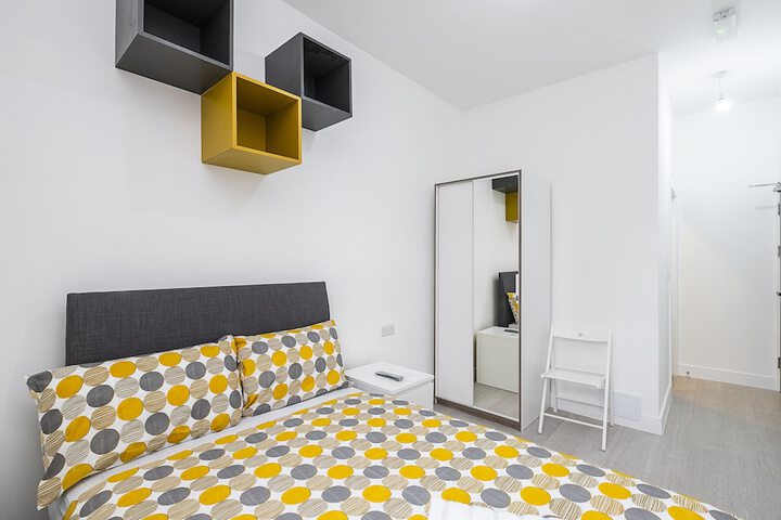Room 15 of 65