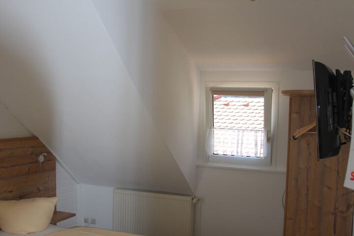 Room 12 of 43