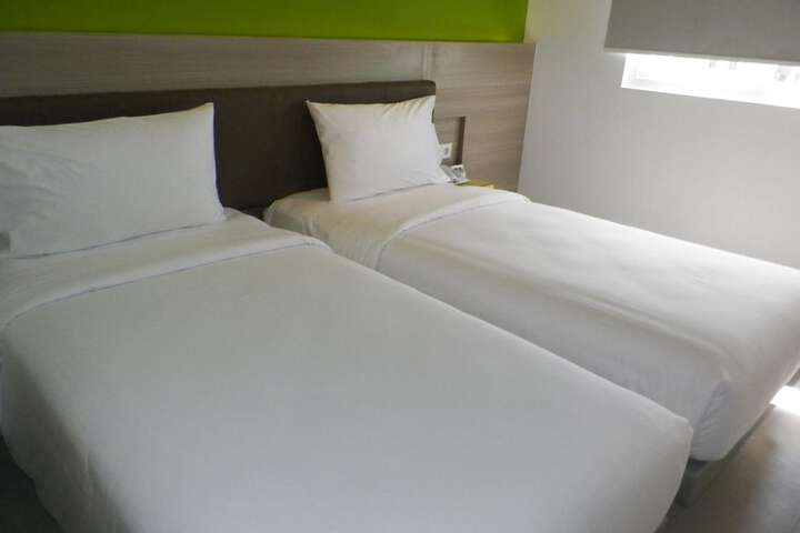 Room 9 of 46