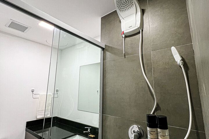 Room 6 of 21