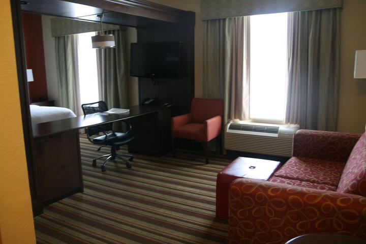 1 King Bed (4 of 19)