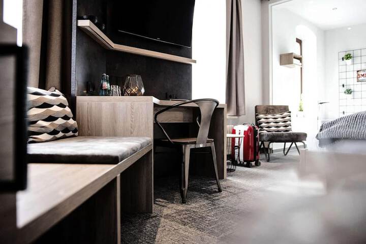 Room 5 of 30