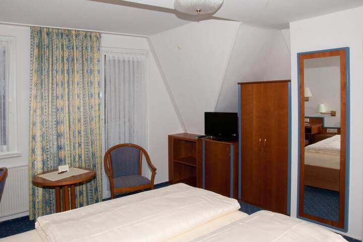 Room 15 of 63