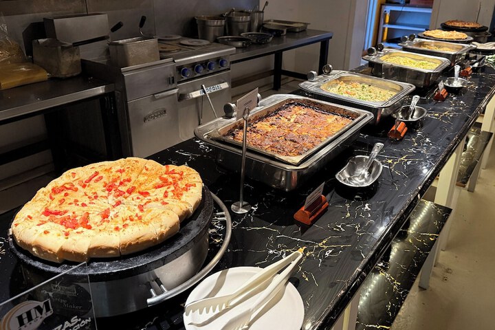 Dining 60 of 82