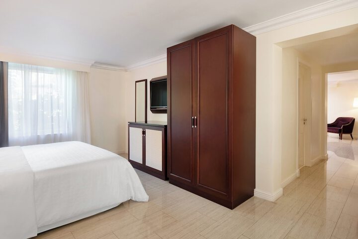 Room 27 of 103