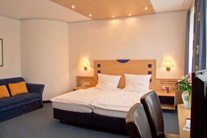 Room 20 of 36