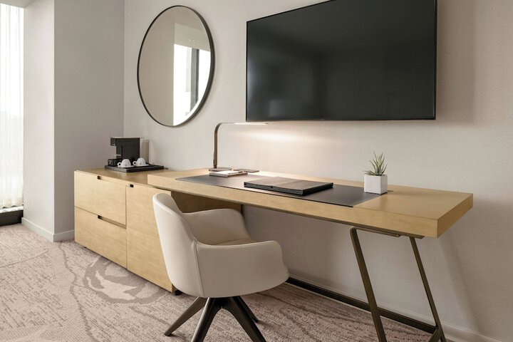 Room 18 of 122