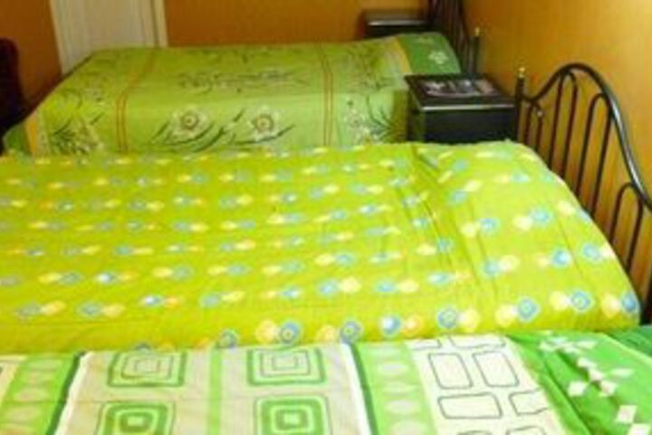 Room 10 of 28