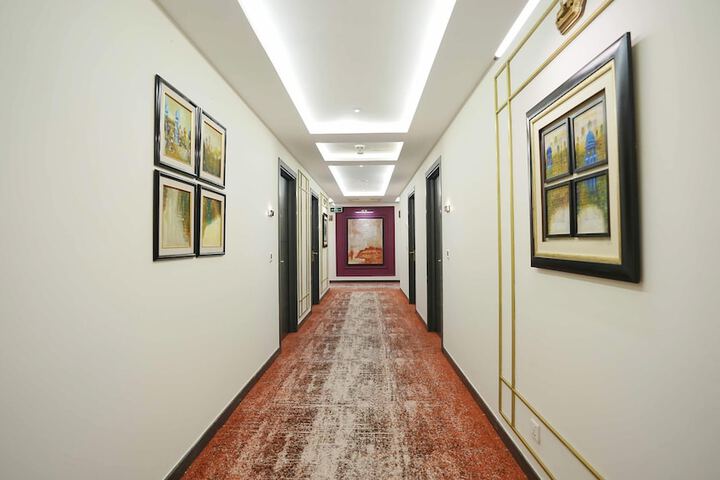Room 28 of 46