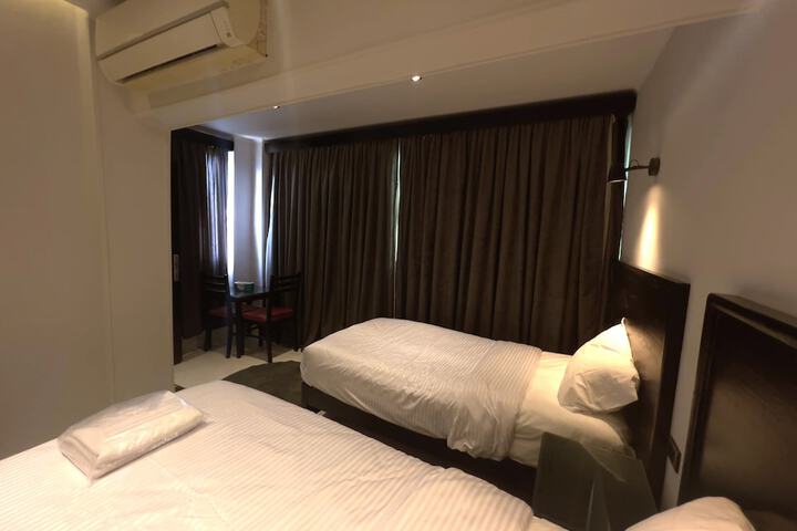 Room 49 of 107
